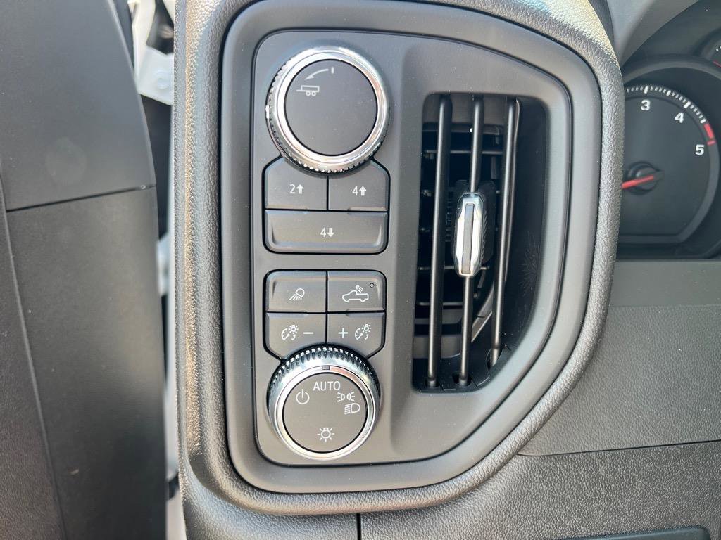 2025 GMC Sierra 2500HD Pro - Photo 11