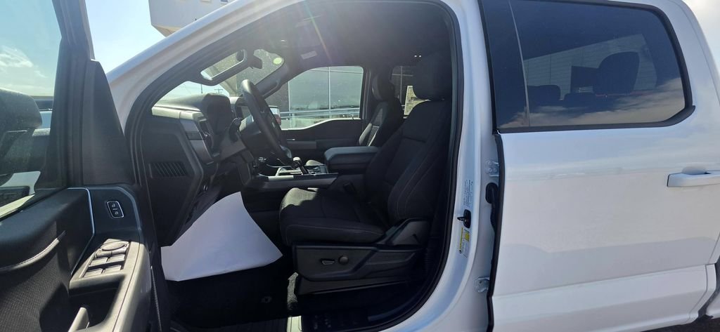 New 2026 Oxford White Ford XLT image 15