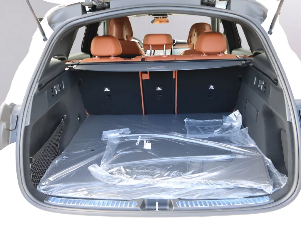 New 2027 White Mercedes-Benz GLC 300 image 15