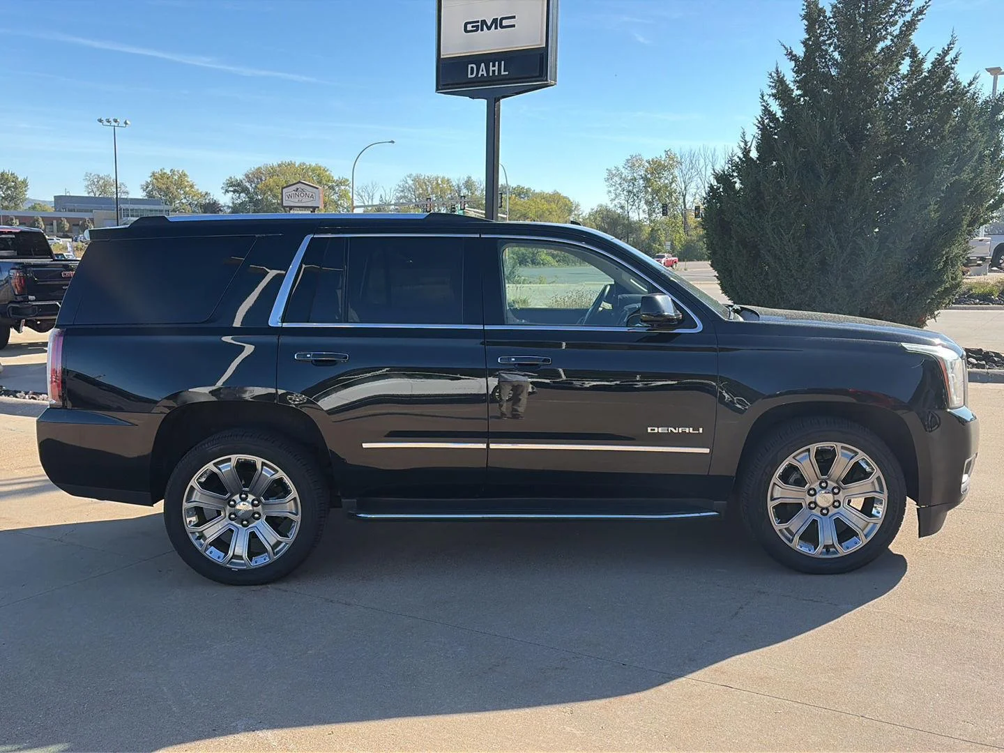 Used 2016 GMC Yukon Denali with VIN 1GKS2CKJ2GR263305 for sale in Winona, Minnesota