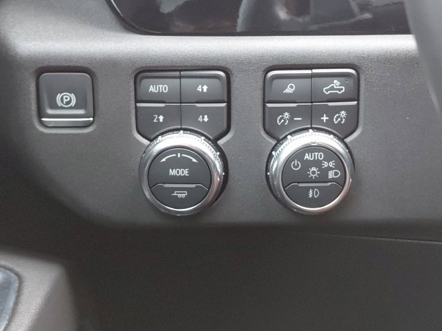Used 2024 Summit White GMC Elevation image 21