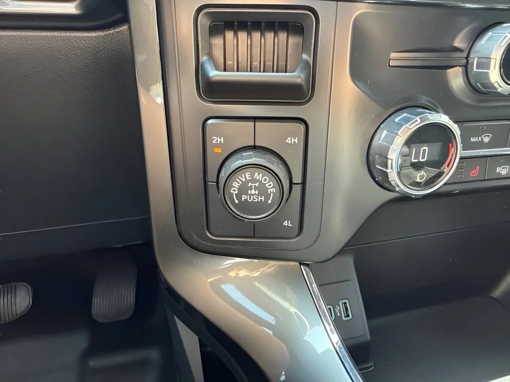 Used 2021  Ford XL image 23