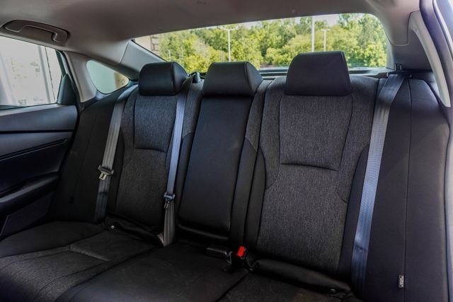 Used 2023 White Honda EX image 39
