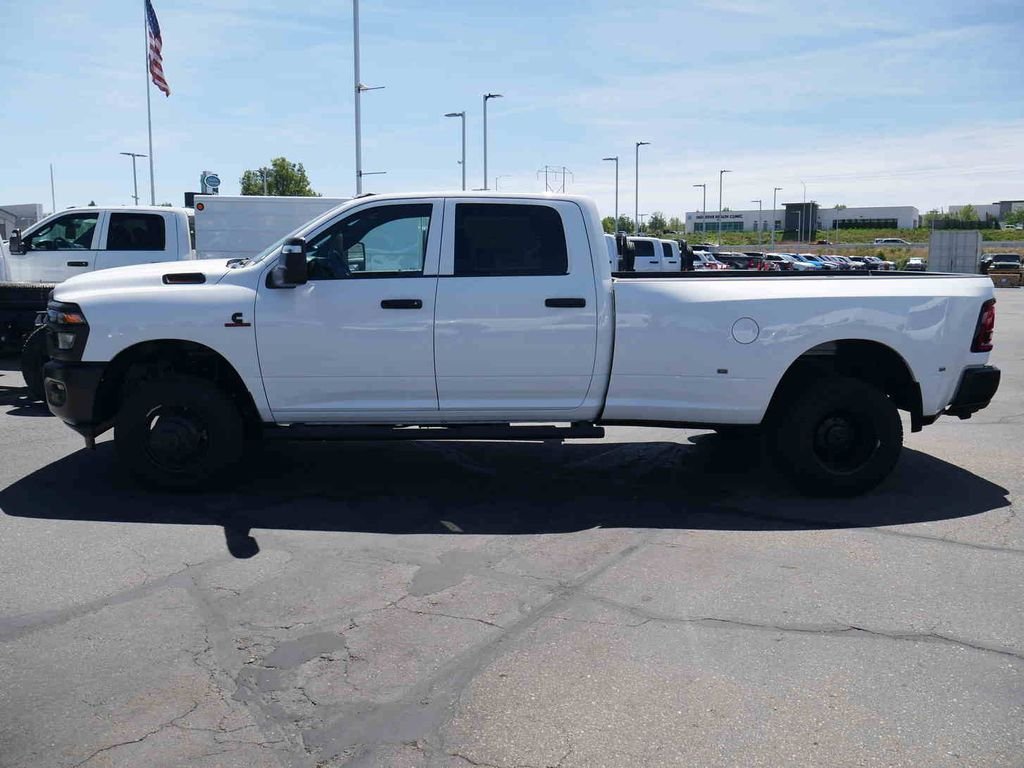 New 2026 Bright White Clear-Coat Exterior Paint RAM TRADESMAN image 4