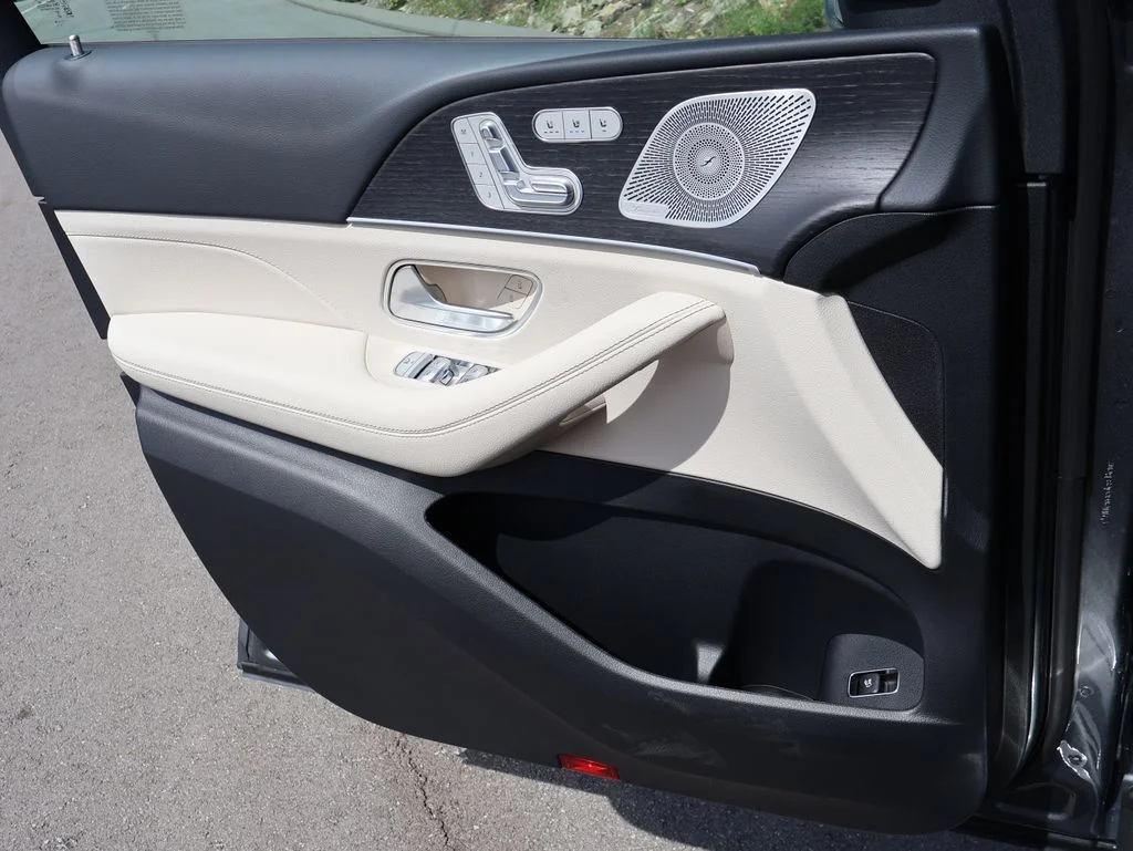 New 2026 Selenite Grey Metallic Mercedes-Benz GLS 450 image 36