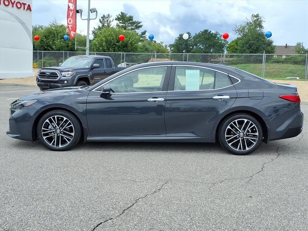 Used 2025  Toyota XLE image 8