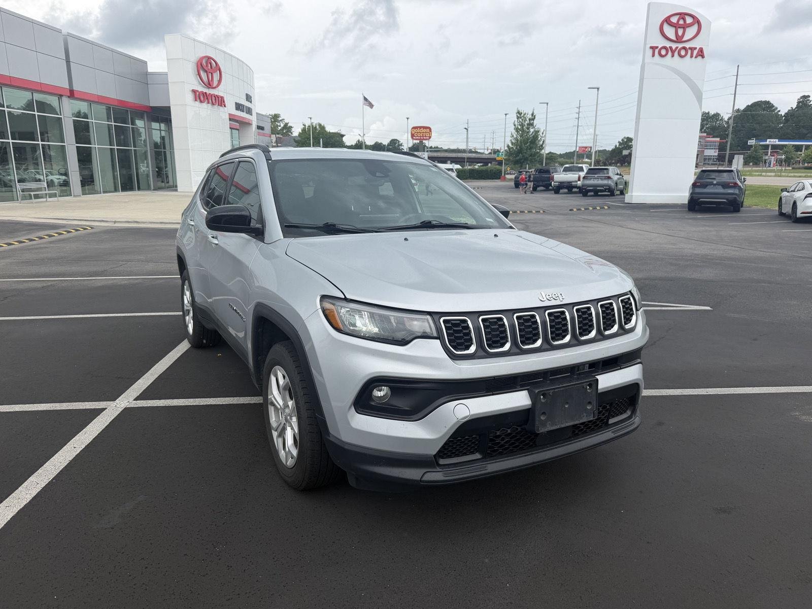 Used 2024 Silver Zynith Metallic Clearcoat Jeep Latitude image 3