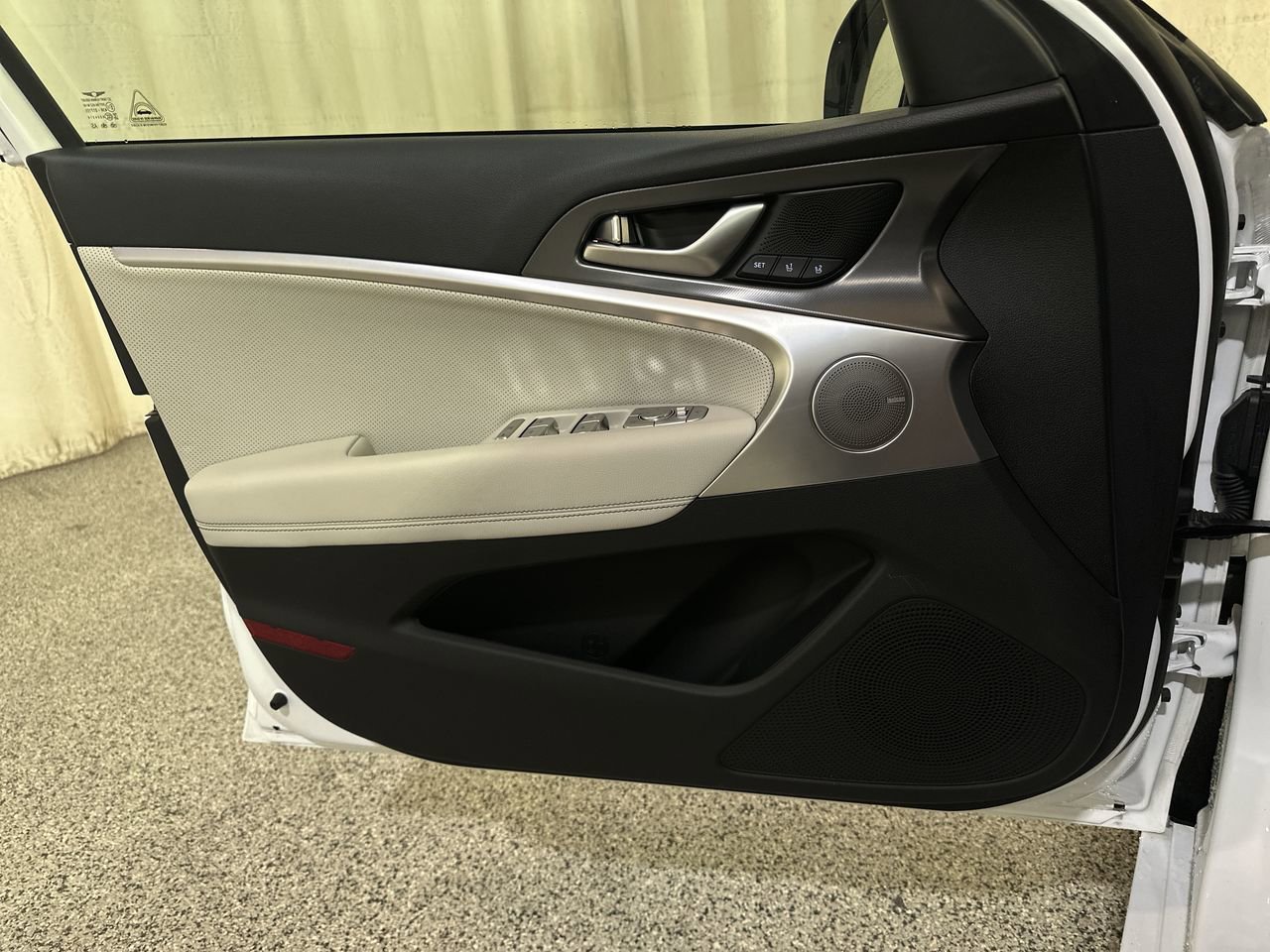 2025 GENESIS G70 Sport Advanced - Photo 18