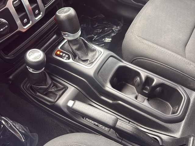 Used 2020 Silver Jeep Sport S image 22