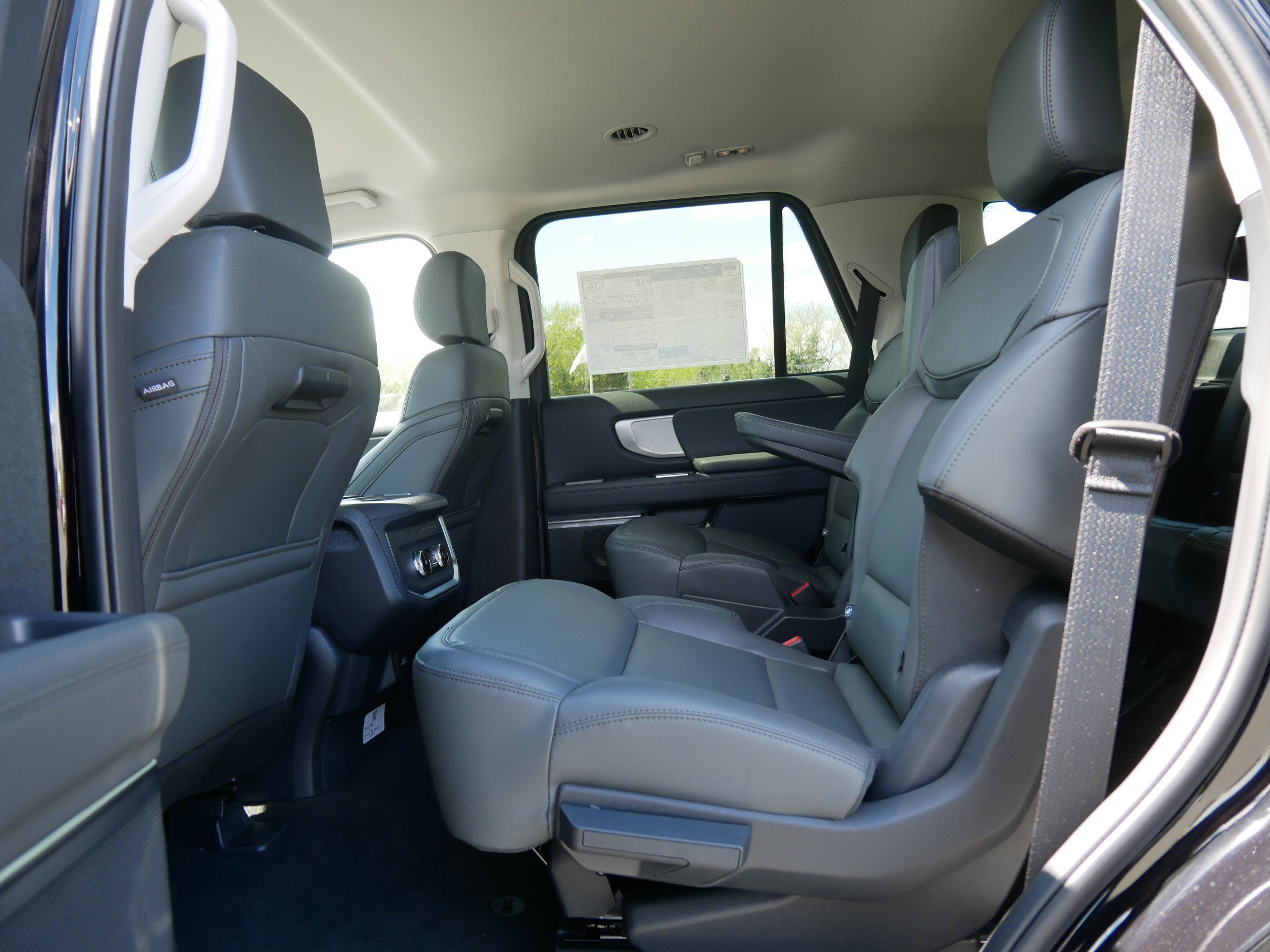 2026 Ford Expedition Active - Photo 8