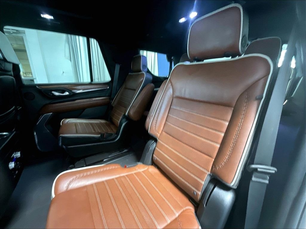 Used 2023 White GMC Denali Ultimate image 15