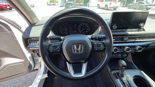 Used 2024 White Honda EX-L image 24