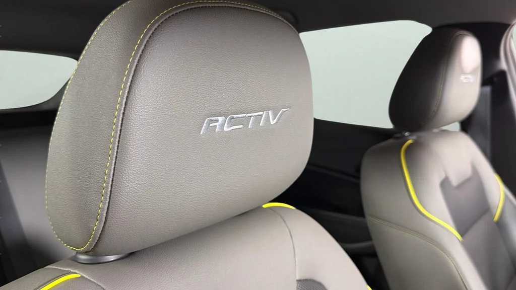 Used 2025 Cacti Green Chevrolet ACTIV image 35