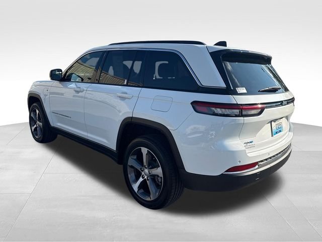 Used 2024 White Jeep 4xe image 3