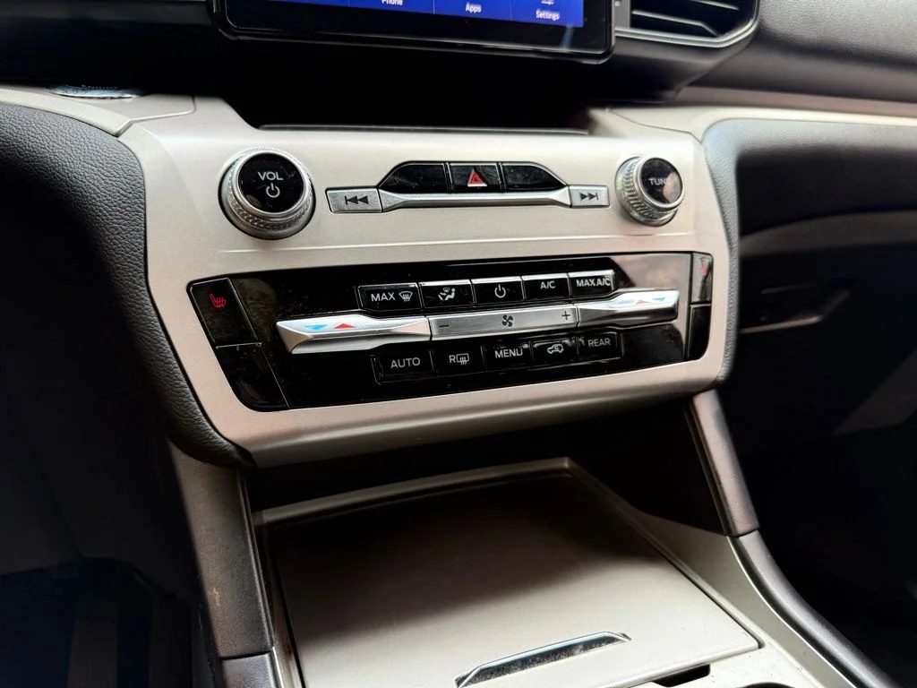 Used 2023 White Ford XLT image 15