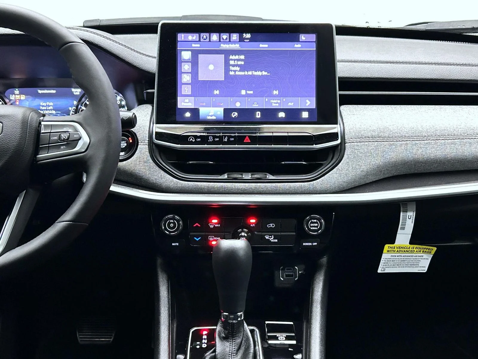 Used 2024 White Jeep Latitude Lux image 13