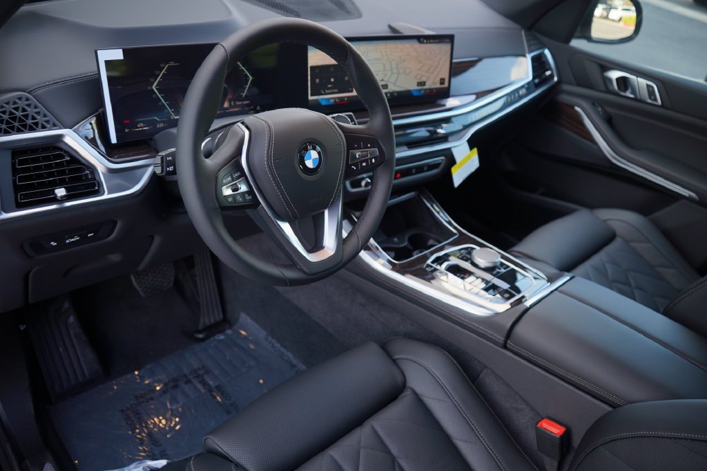 Used 2026 Black Sapphire Metallic BMW sDrive40i image 11