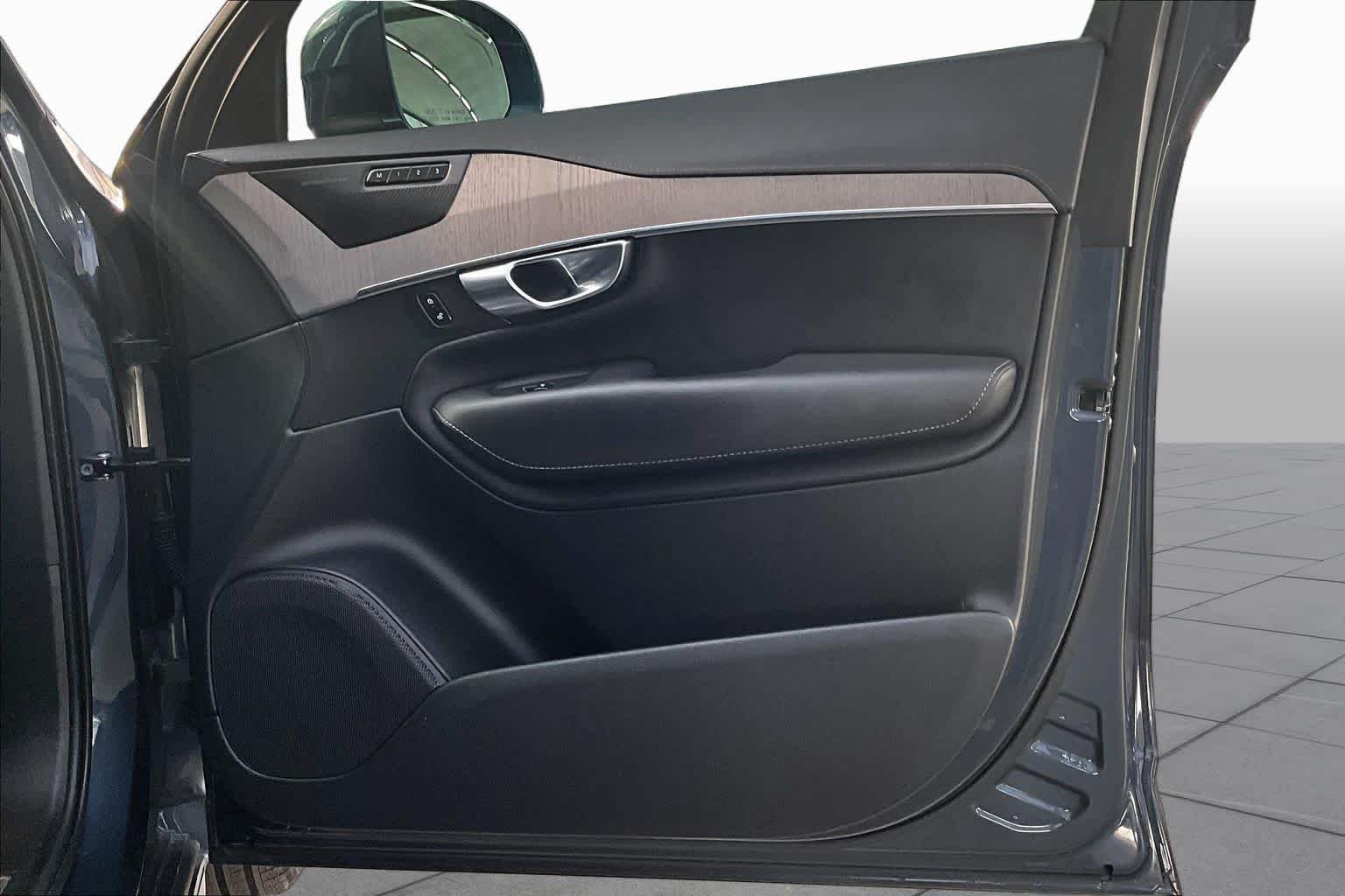 Used 2022 Denim Blue Metallic Volvo Inscription image 22