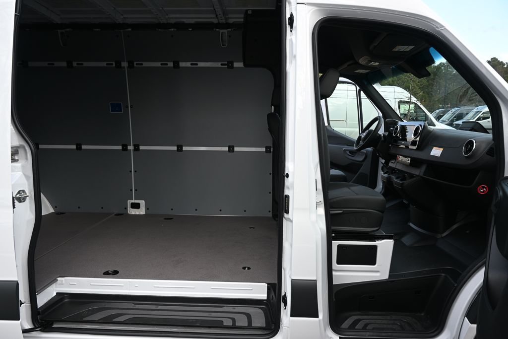 New 2026 Arctic White Mercedes-Benz Cargo 170 WB image 23