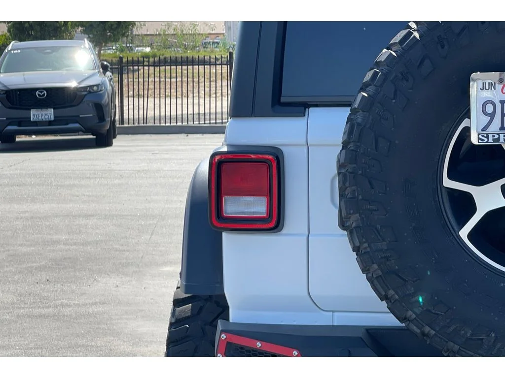 Used 2022 Bright White Clearcoat Jeep Unlimited Rubicon image 47