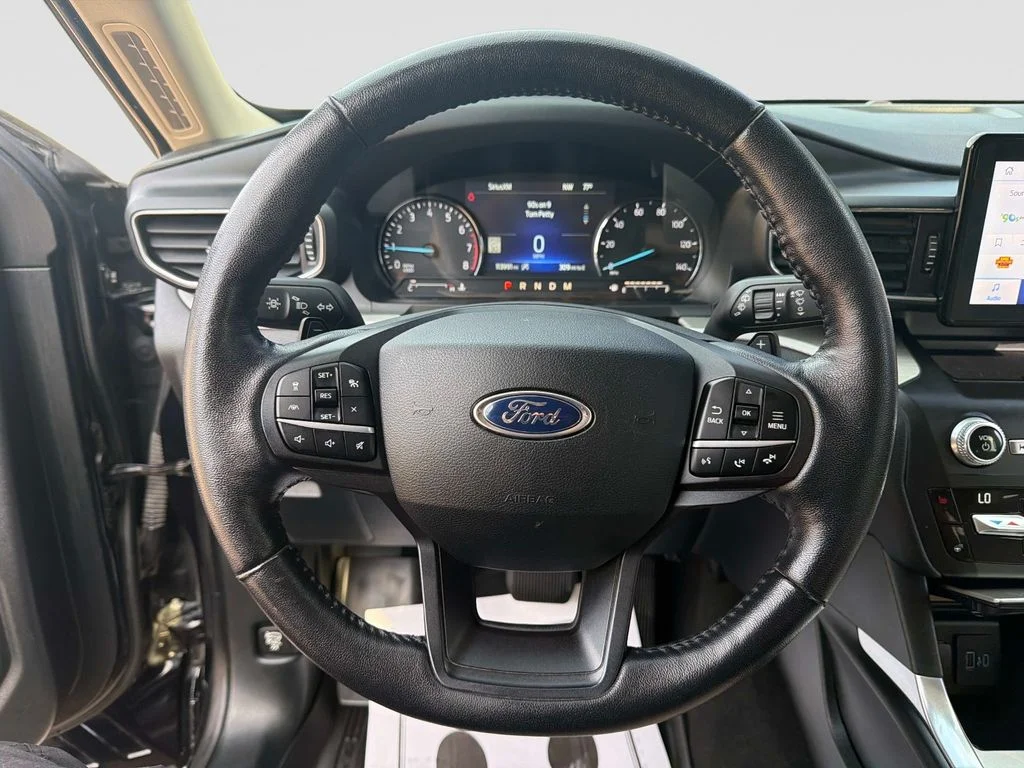 Used 2020 Black Ford XLT image 32