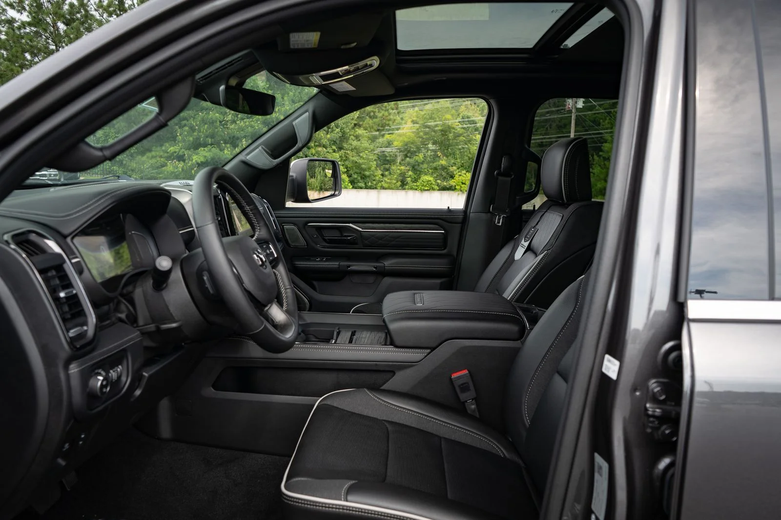 2026 RAM 1500 Limited - Photo 26