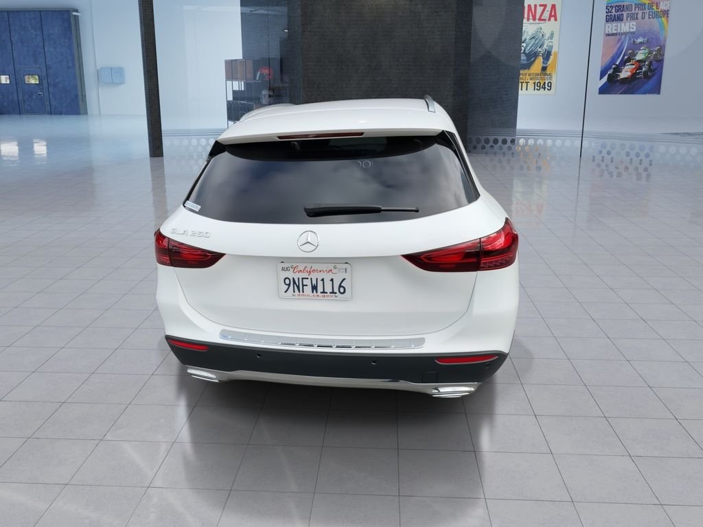 Used 2025  Mercedes-Benz GLA 250 image 7