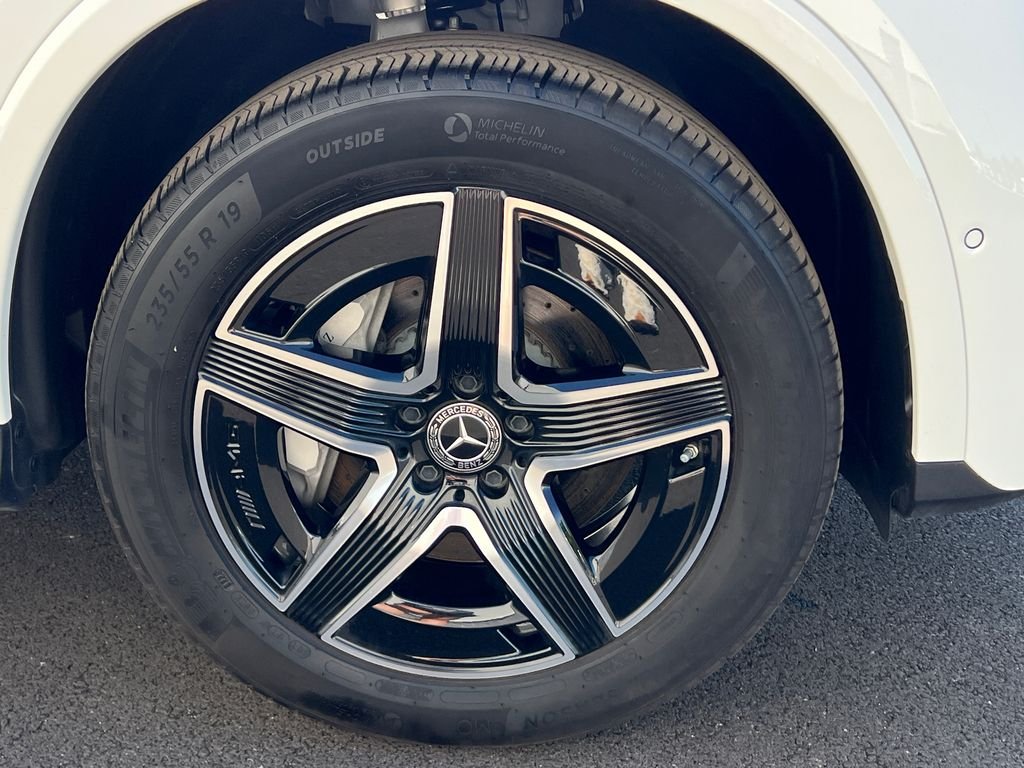 Certified Used 2025 White Mercedes-Benz GLC 300 image 33