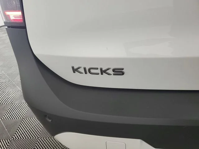 New 2026 Aspen White TriCoat Nissan SR image 13