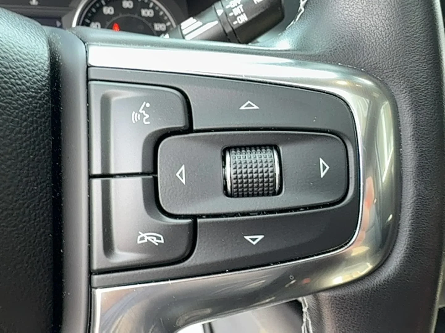 Used 2024 Riptide Blue Metallic Chevrolet LT image 15
