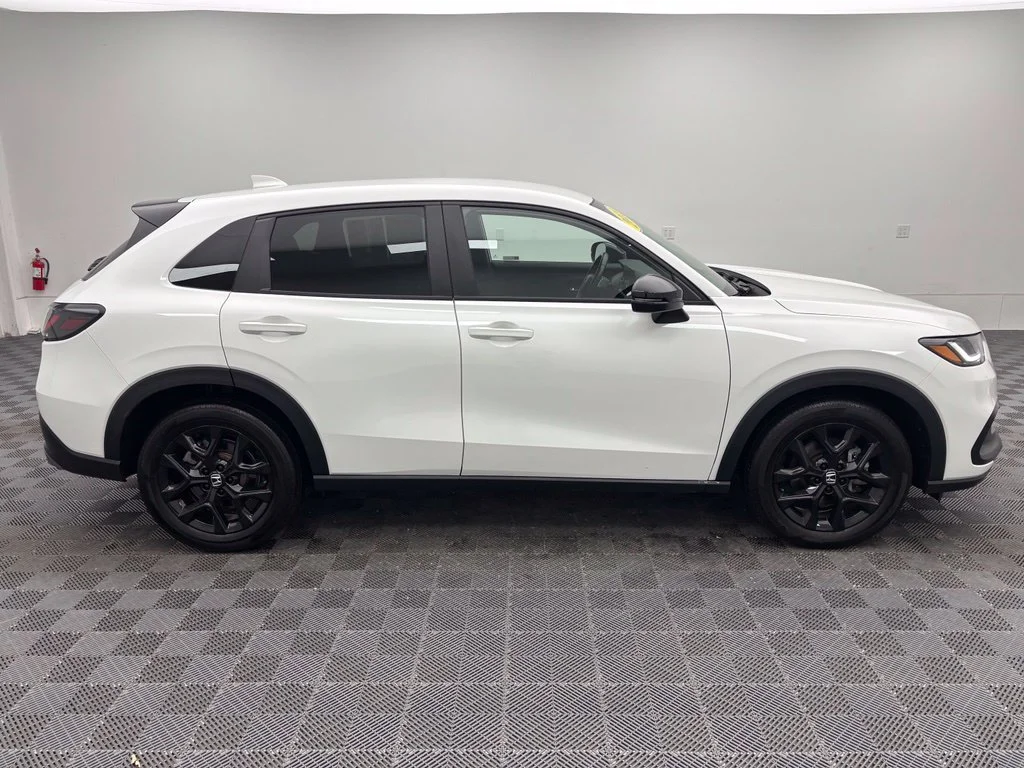 Used 2023 White Honda Sport image 7