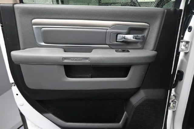Used 2016 White Ram SLT image 18