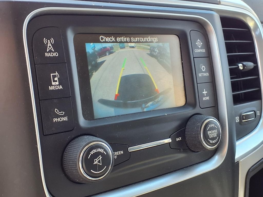 Used 2019 White Ram SLT image 17