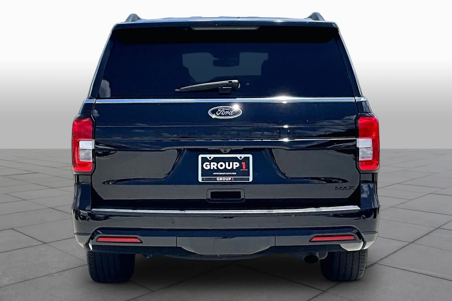 Used 2022 Agate Black Metallic Ford XLT image 5