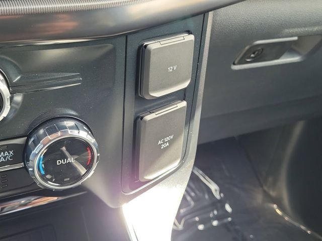 New 2026 Star White Metallic Tri-Coat Ford Platinum® image 12