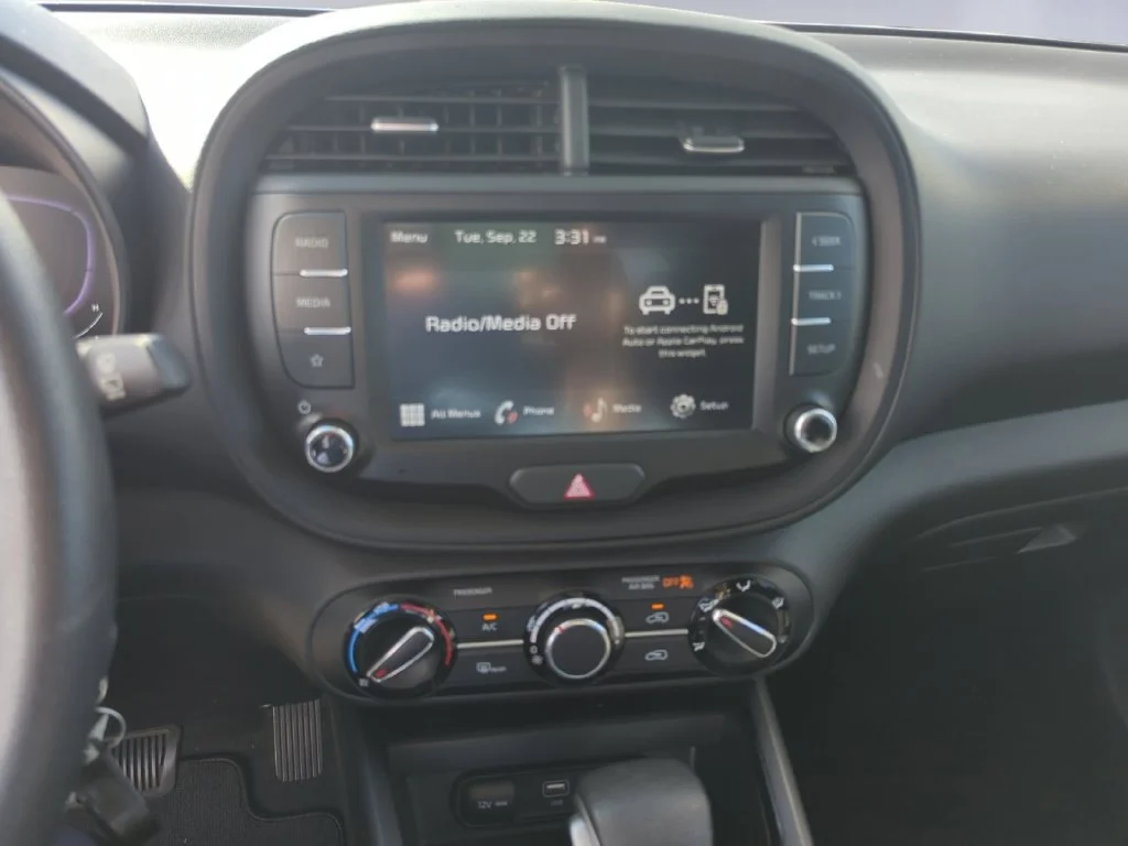 Used 2023 White Kia LX image 7