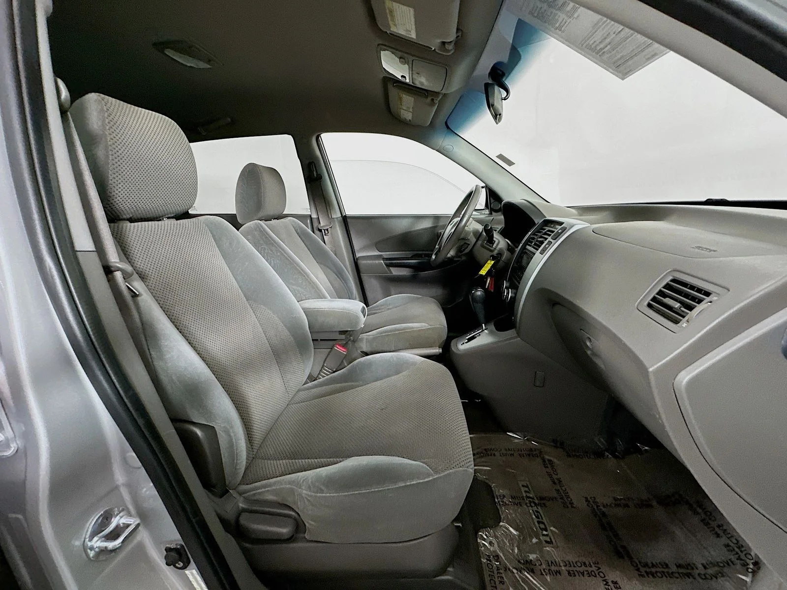 Used 2008 Silver Hyundai SE image 27