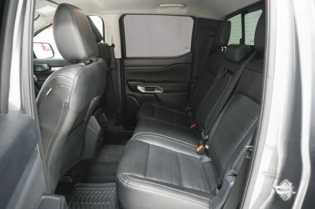 Used 2025 Carbonized Gray Metallic Ford LARIAT image 20