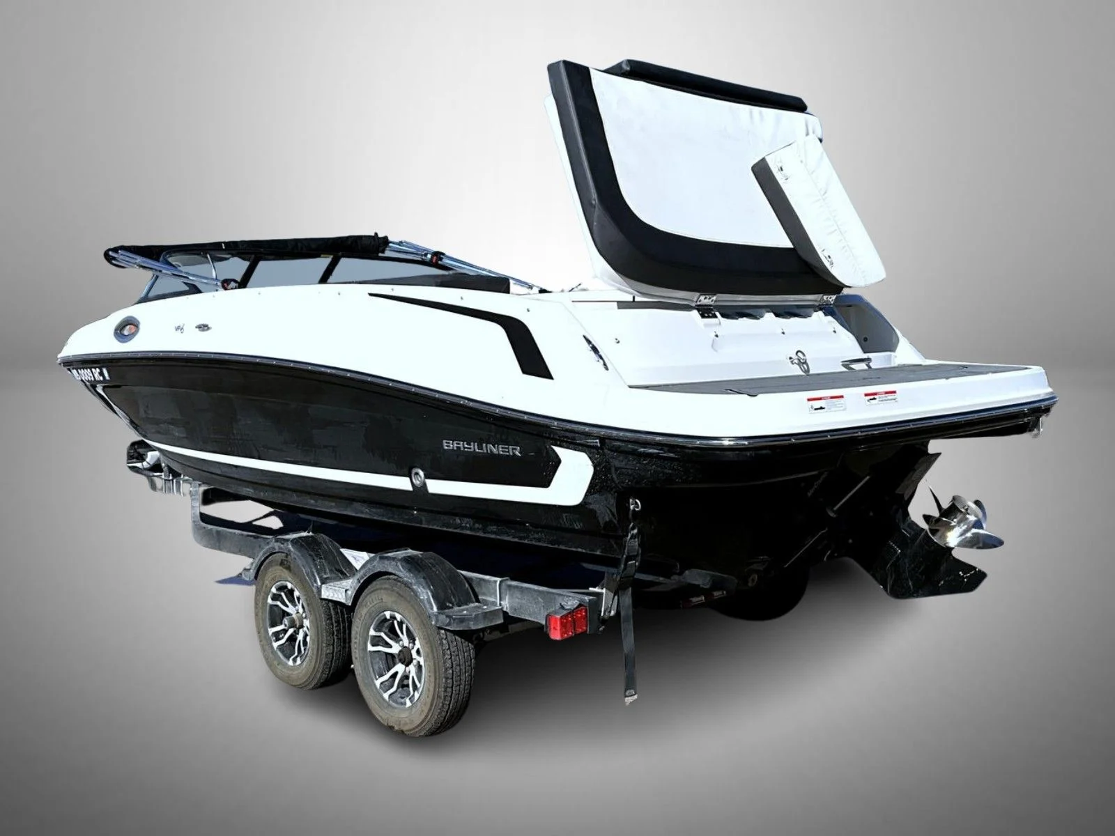 Used 2020 Black Bayliner Boat image 7