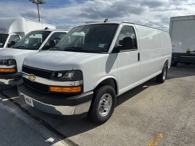 2025 Chevrolet Express Cargo