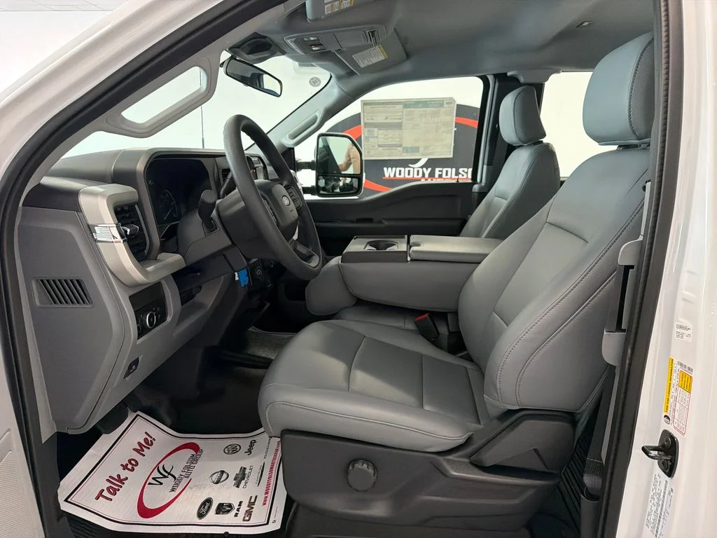 New 2027 Oxford White Ford F-250® XL image 10