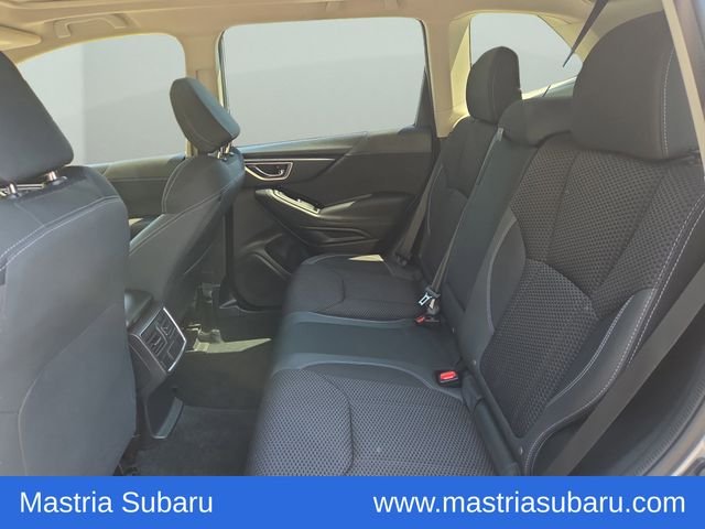 Used 2021 Ice Silver Metallic Subaru Premium image 32