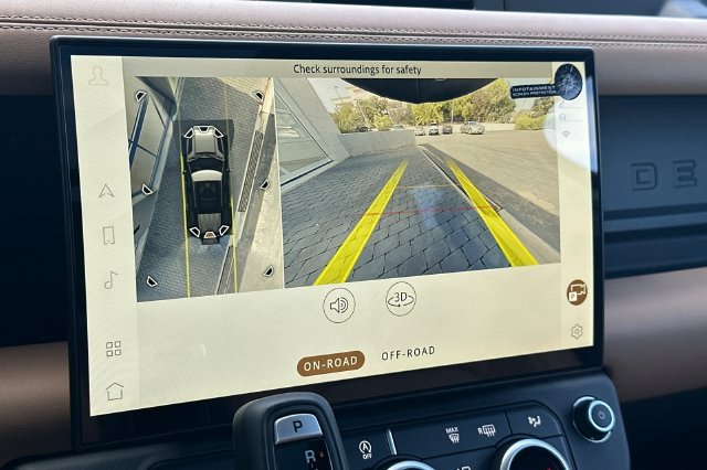 New 2026 Woolstone Green Land Rover X-Dynamic SE image 18