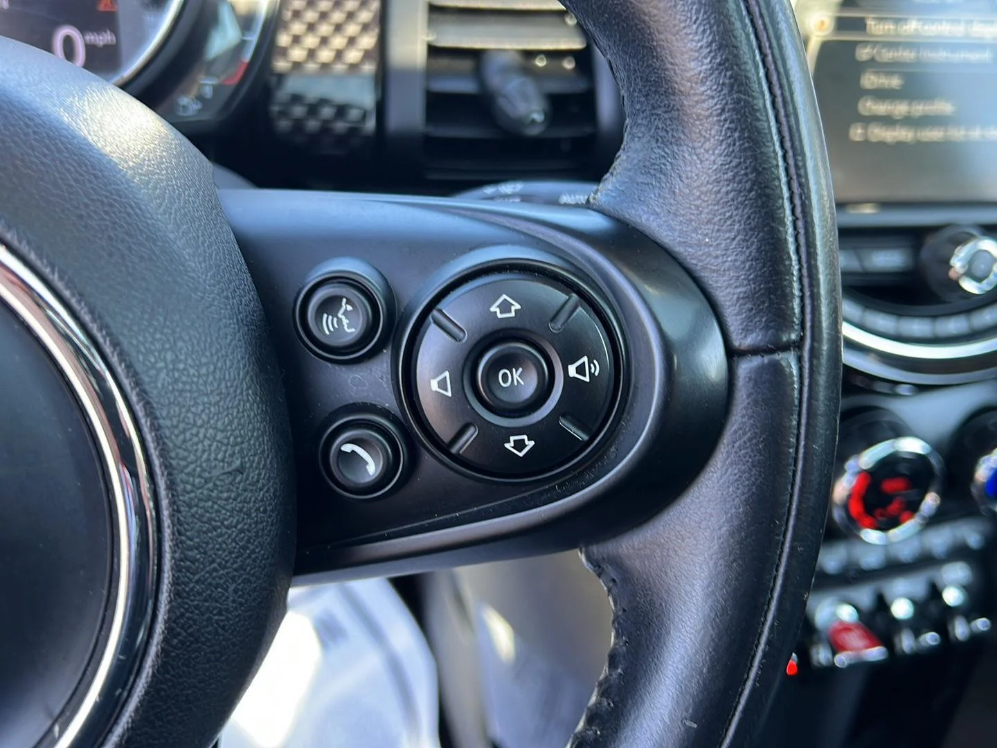 Used 2018 Midnight Black Metallic MINI Base image 26