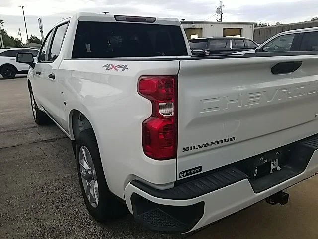 Used 2026 White Chevrolet Custom image 19