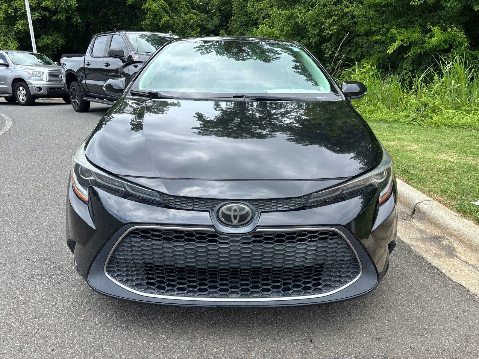Used 2020 Black Sand Pearl Toyota XLE image 8
