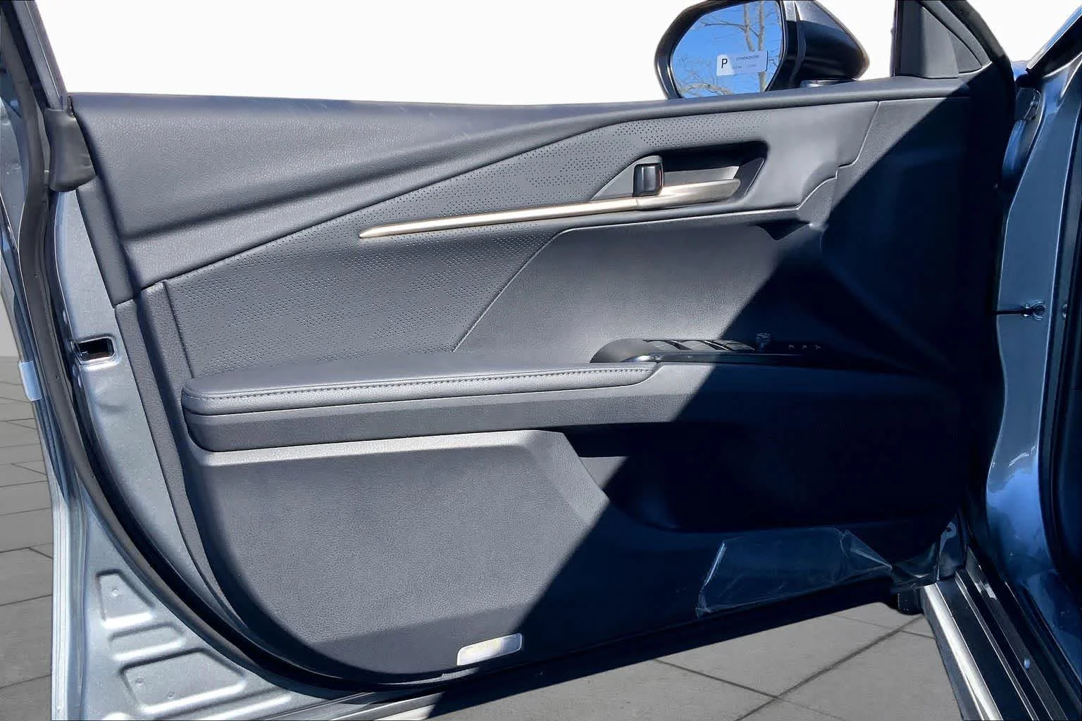 New 2026 Heavy Metal with Midnight Black Metallic roof Toyota XSE image 10