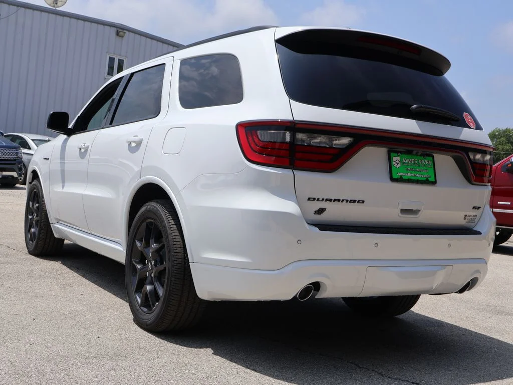 New 2026 White Knuckle Clear-Coat Exterior Paint Dodge GT Premium HEMI V8 image 3