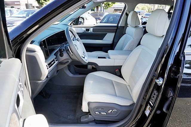 Used 2025 Black Hyundai Calligraphy image 15