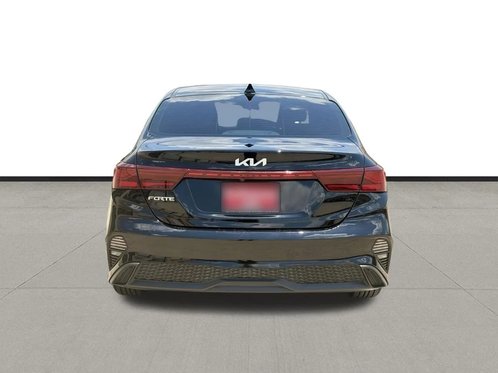 Used 2023 Aurora Black Pearl Kia LXS image 6